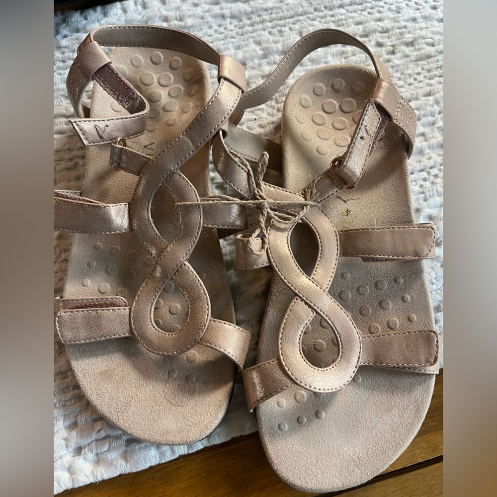 Vionic New Cream Tan Sandals with Arch Support Velcro 9 Wide
